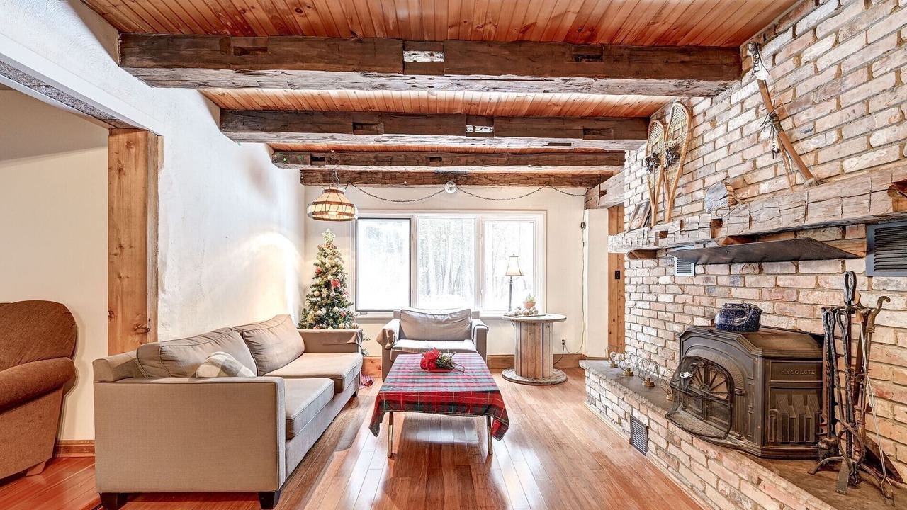 Photo of Livingroom in Chatsworth