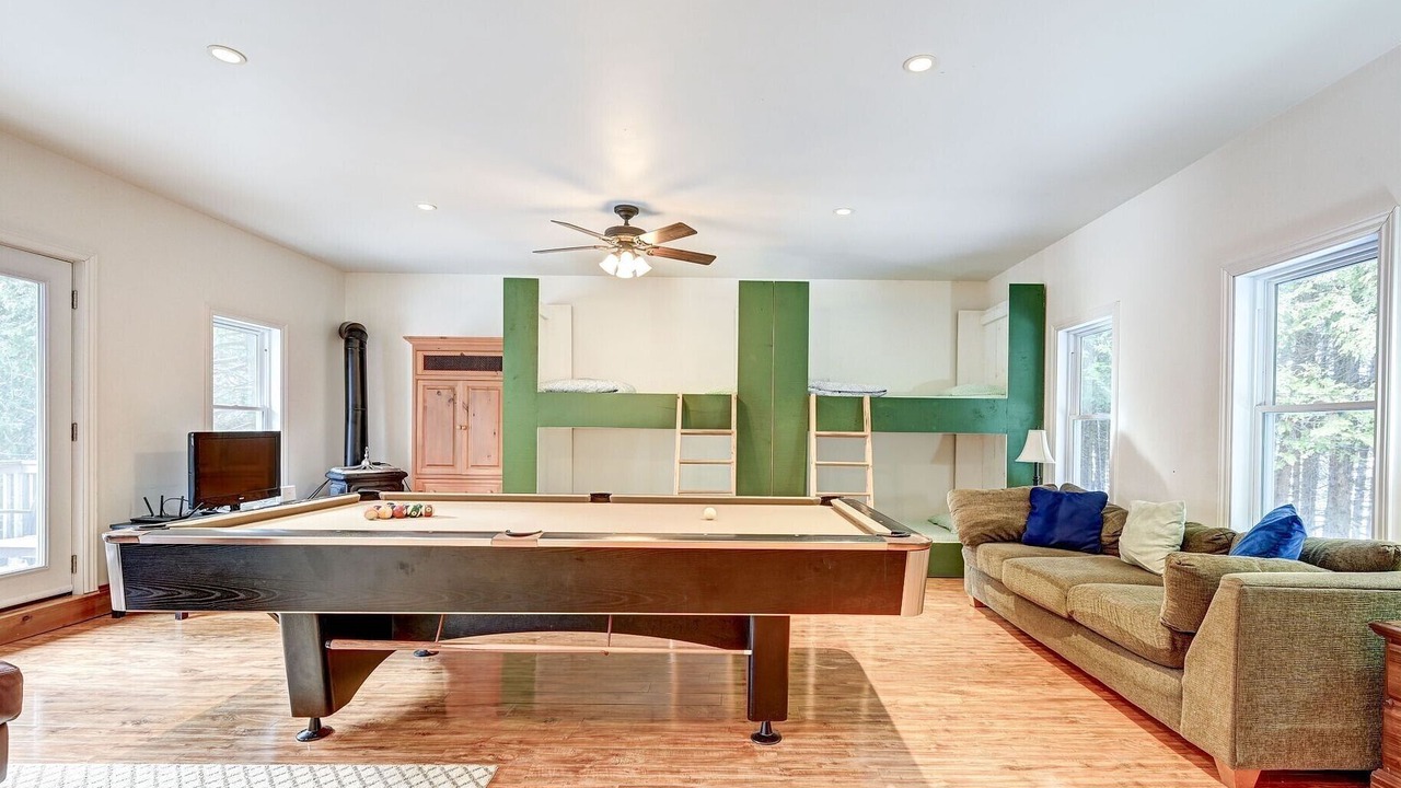 Photo of Livingroom in Chatsworth