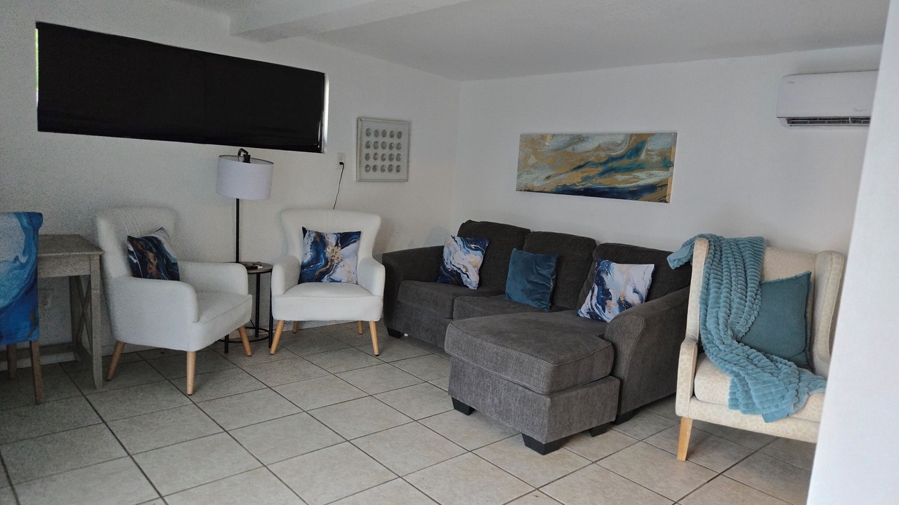 Photo of Livingroom in Inwood