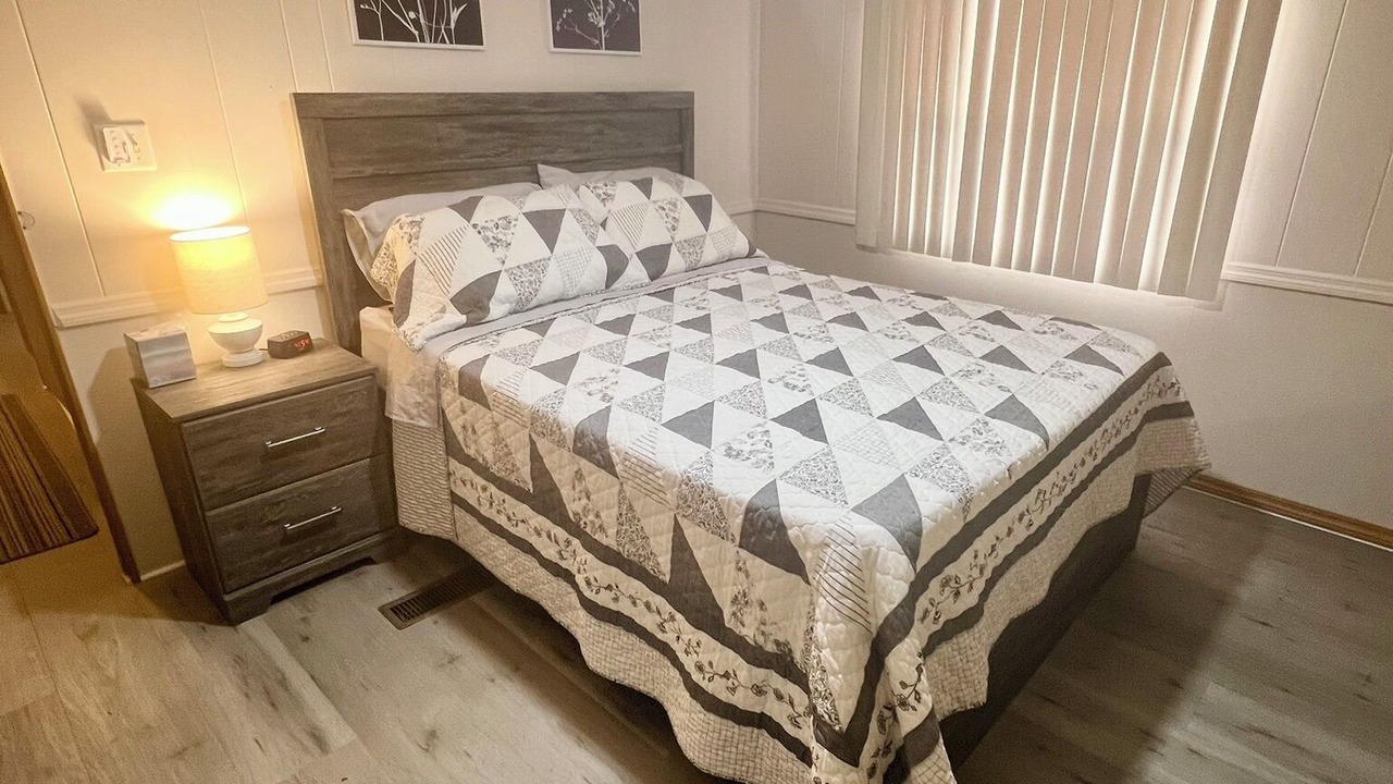 Photo of Bedroom in Crooked Lake