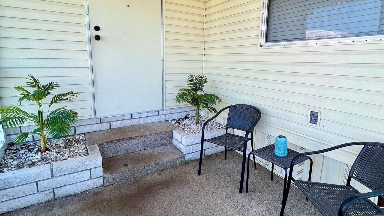 Photo of Patio Balcony in Crooked Lake