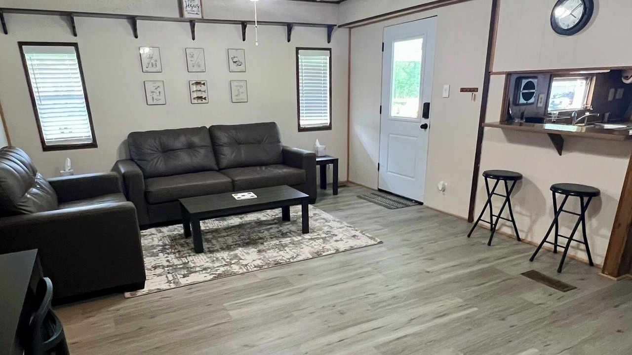 Photo of Livingroom in Crooked Lake