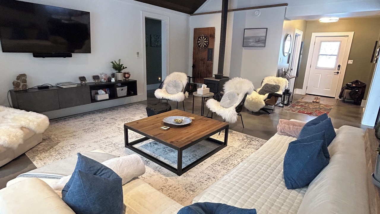 Photo of Livingroom in Bracebridge