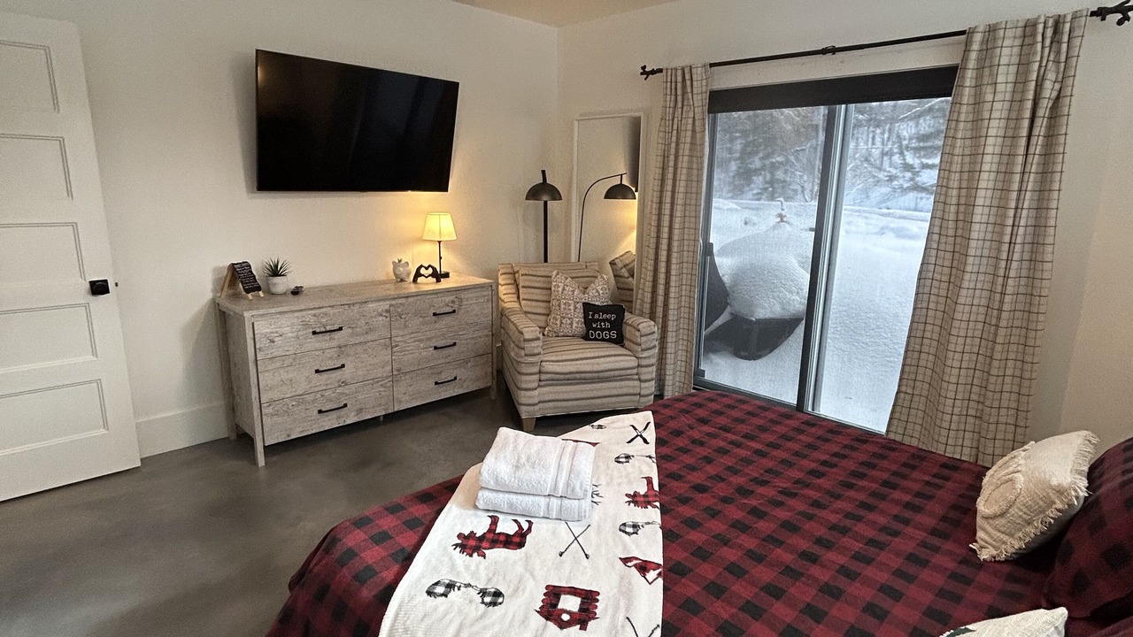 Photo of Bedroom in Bracebridge