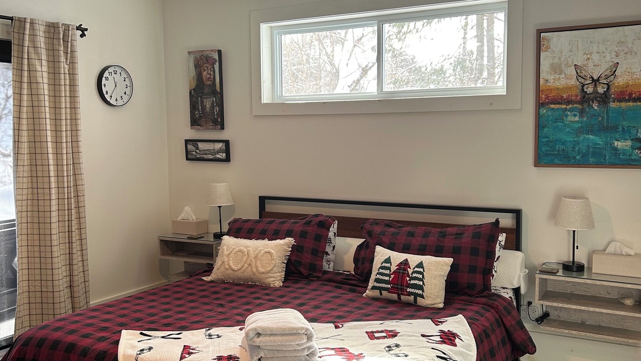 Photo of Bedroom in Bracebridge