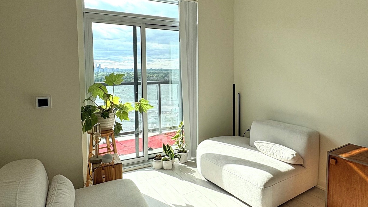 Photo of Livingroom in Humber Bay