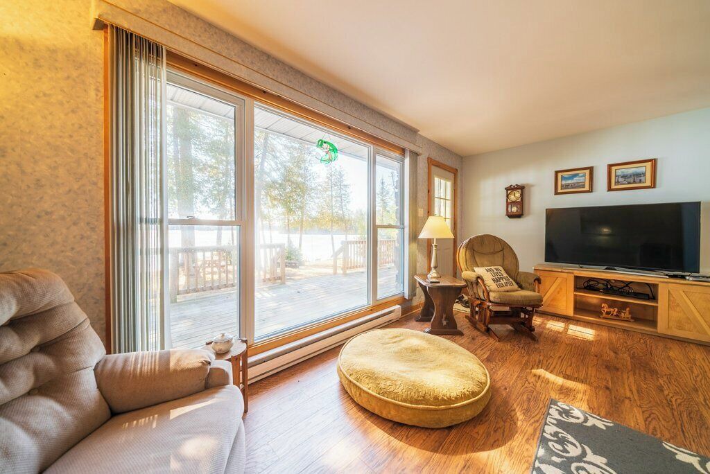 Photo of Livingroom in North Frontenac