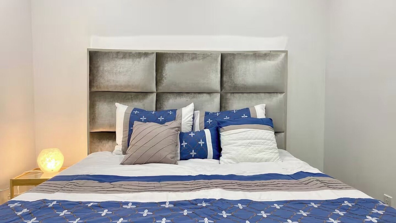 Photo of Bedroom in Richmond Hill
