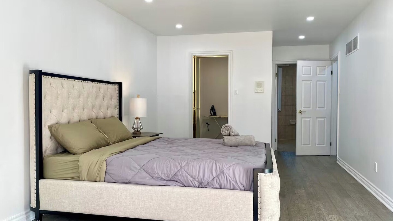 Photo of Bedroom in Richmond Hill
