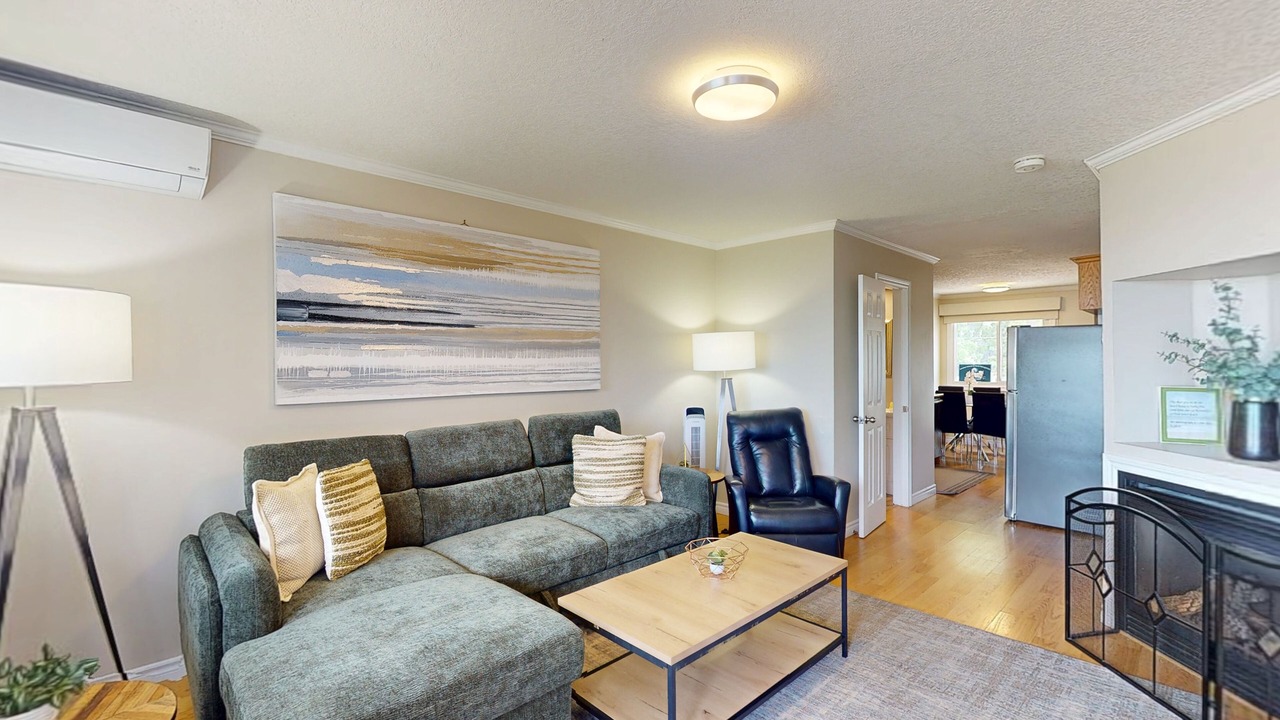 Photo of Livingroom in Wasaga Beach