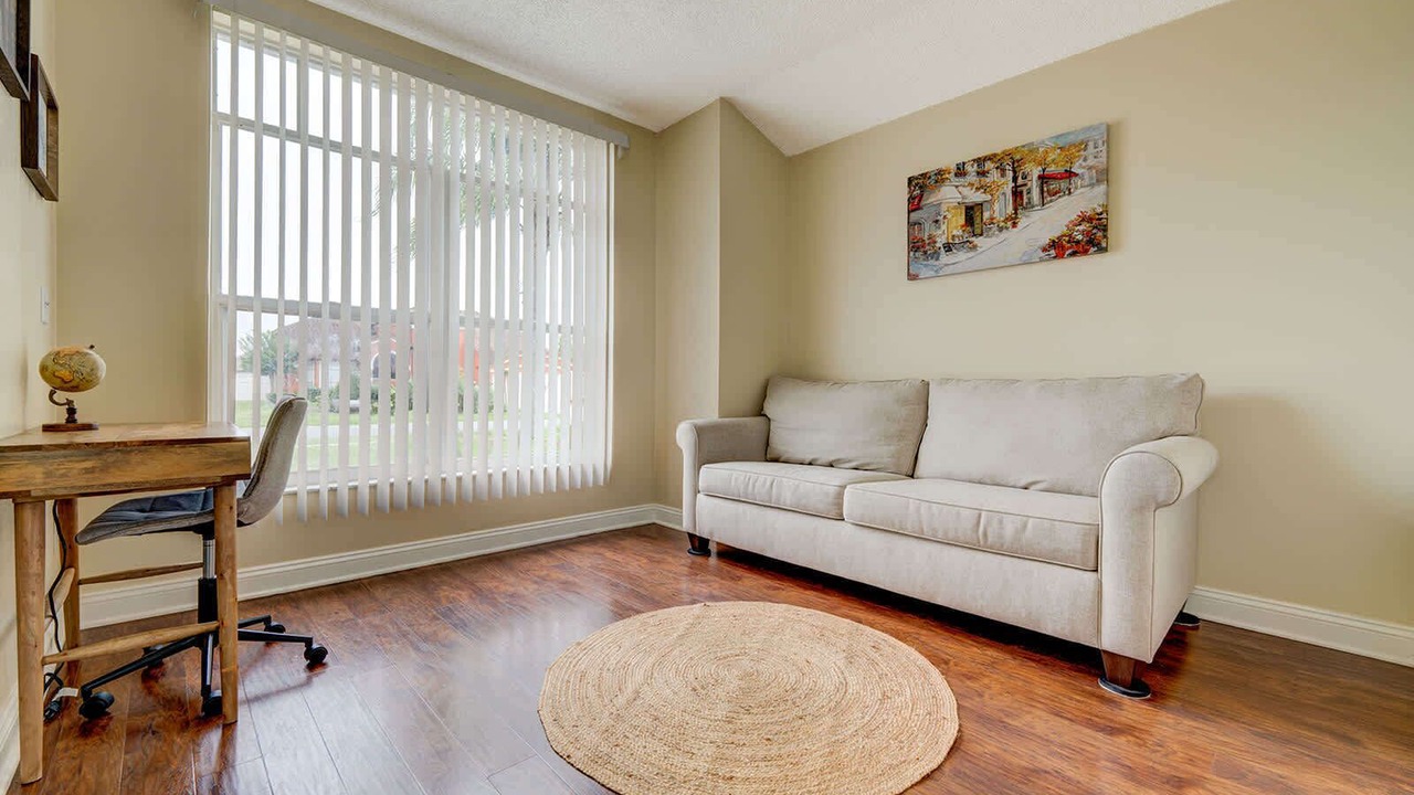 Photo of Livingroom in Lindfields