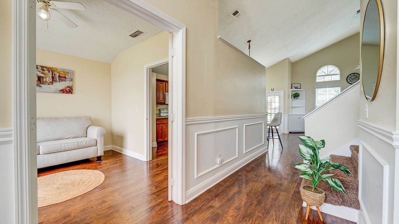 Photo of Livingroom in Lindfields