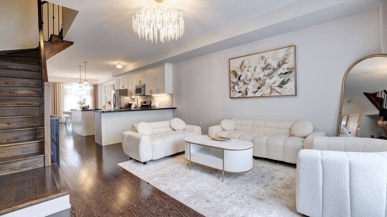 Photo of Livingroom in Lakeview