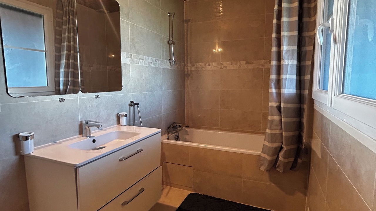 Photo of Bathroom in Chelles