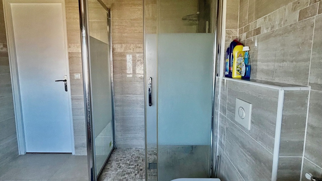 Photo of Bathroom in Chelles
