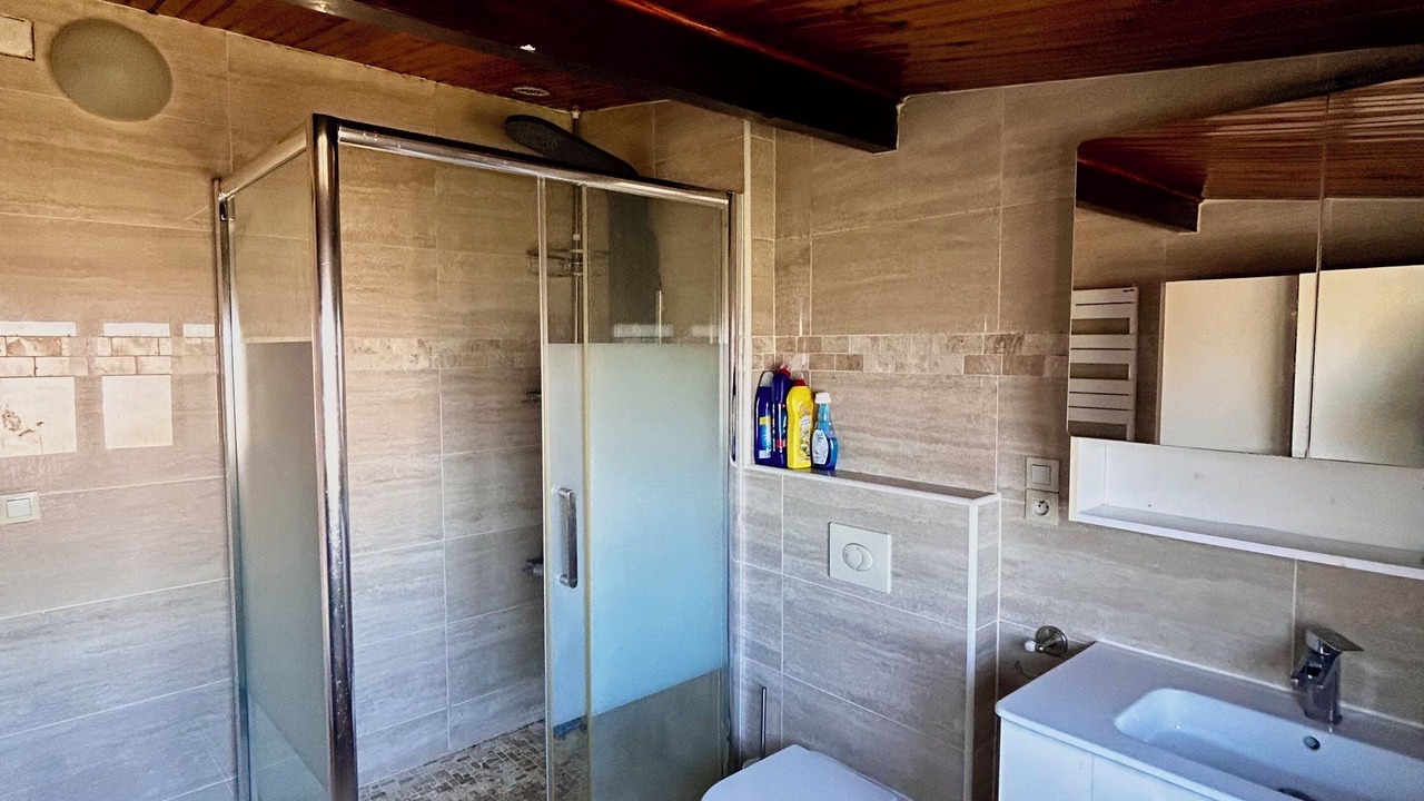 Photo of Bathroom in Chelles