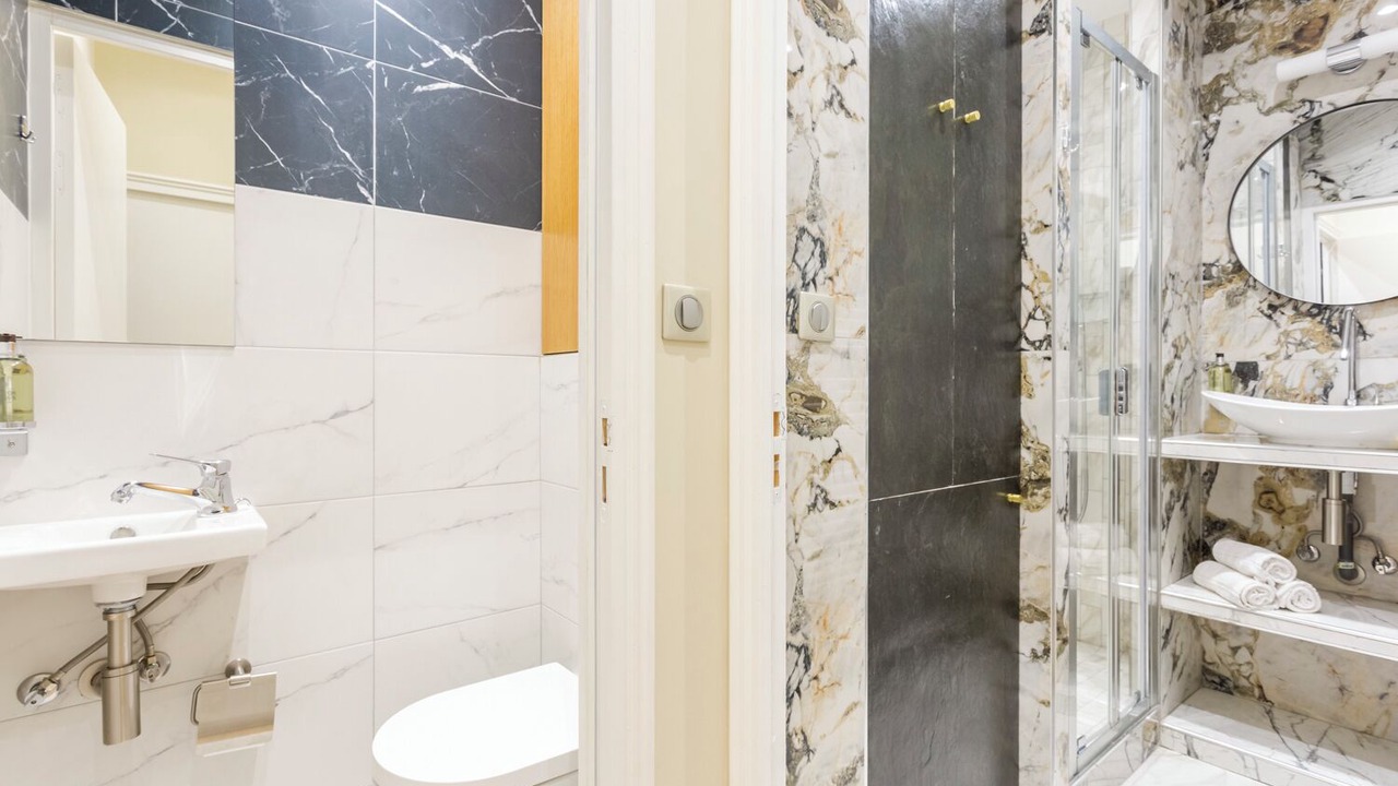 Photo of Bathroom in 8th Arrondissement