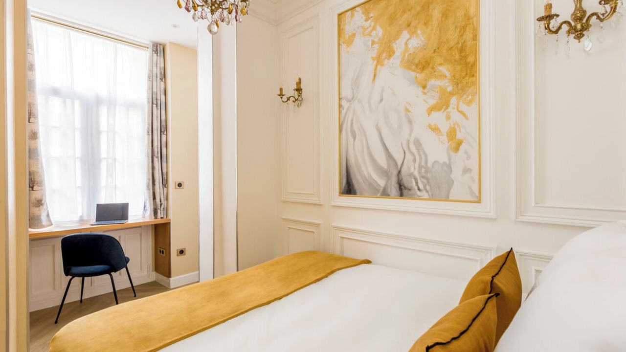 Photo of Bedroom in 8th Arrondissement