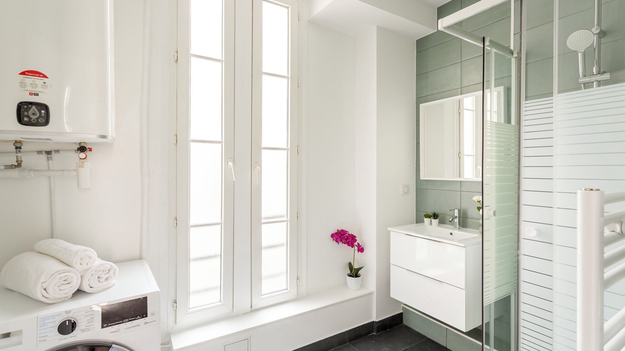Photo of Bathroom in Chaussee-d'Antin