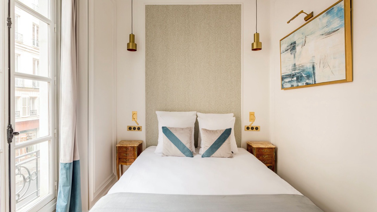 Photo of Bedroom in 8th Arrondissement