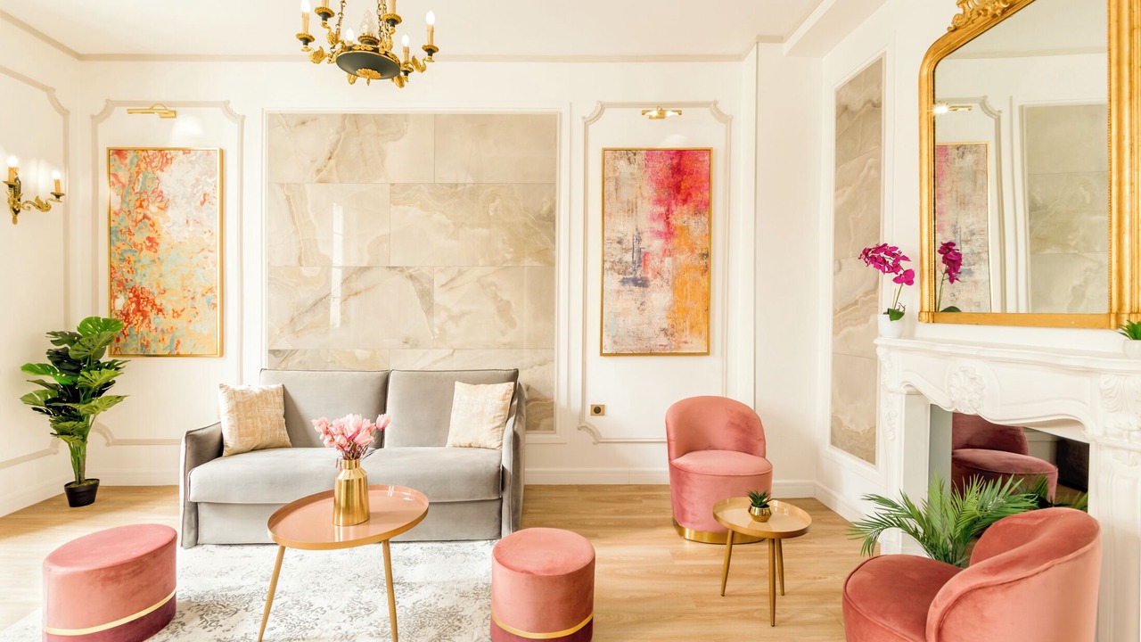 Photo of Livingroom in 8th Arrondissement