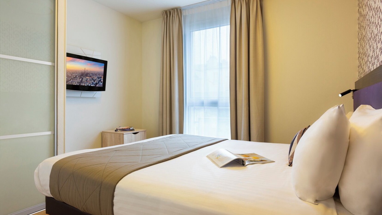 Photo of Bedroom in Grenelle