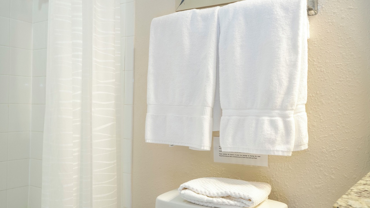 Photo of Bathroom in Bay Lake
