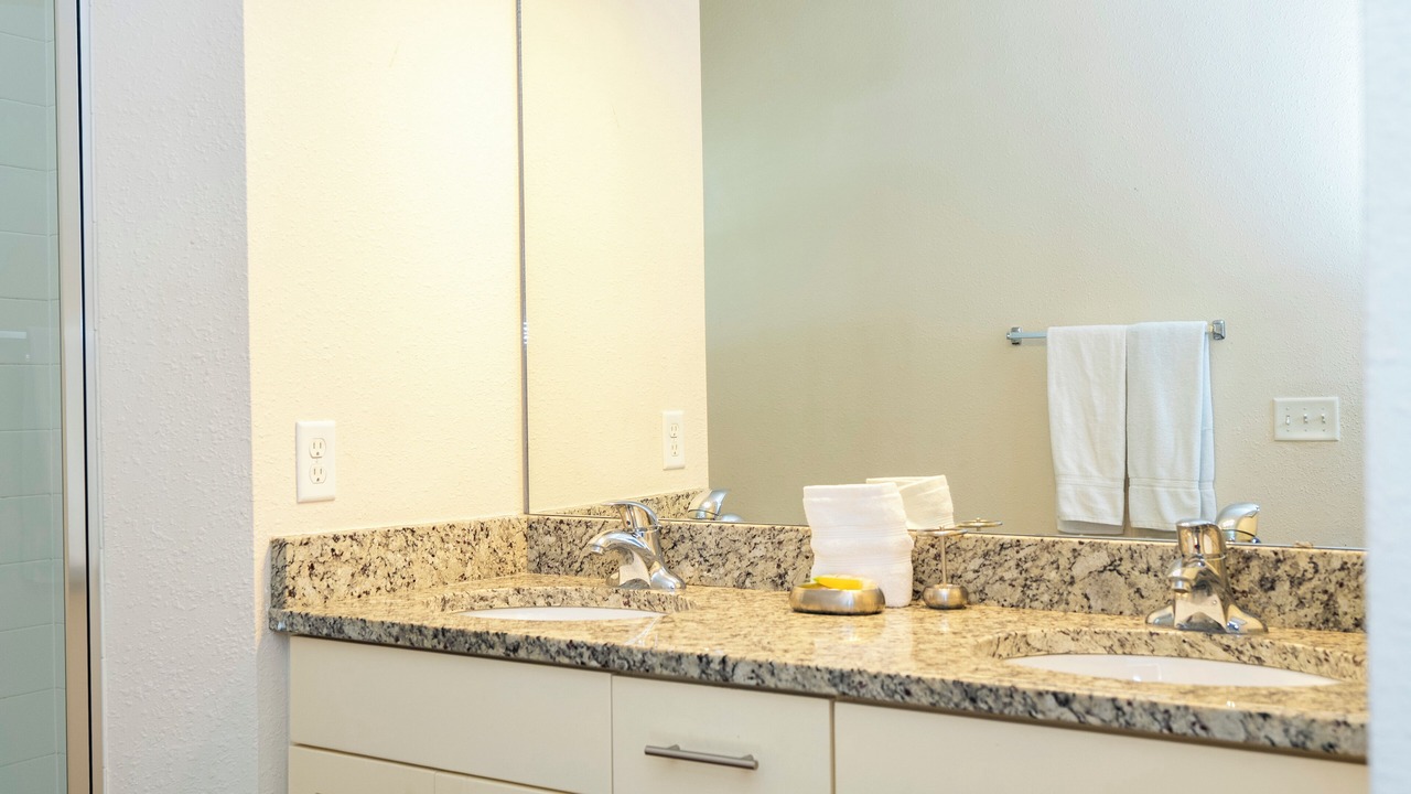 Photo of Bathroom in Bay Lake