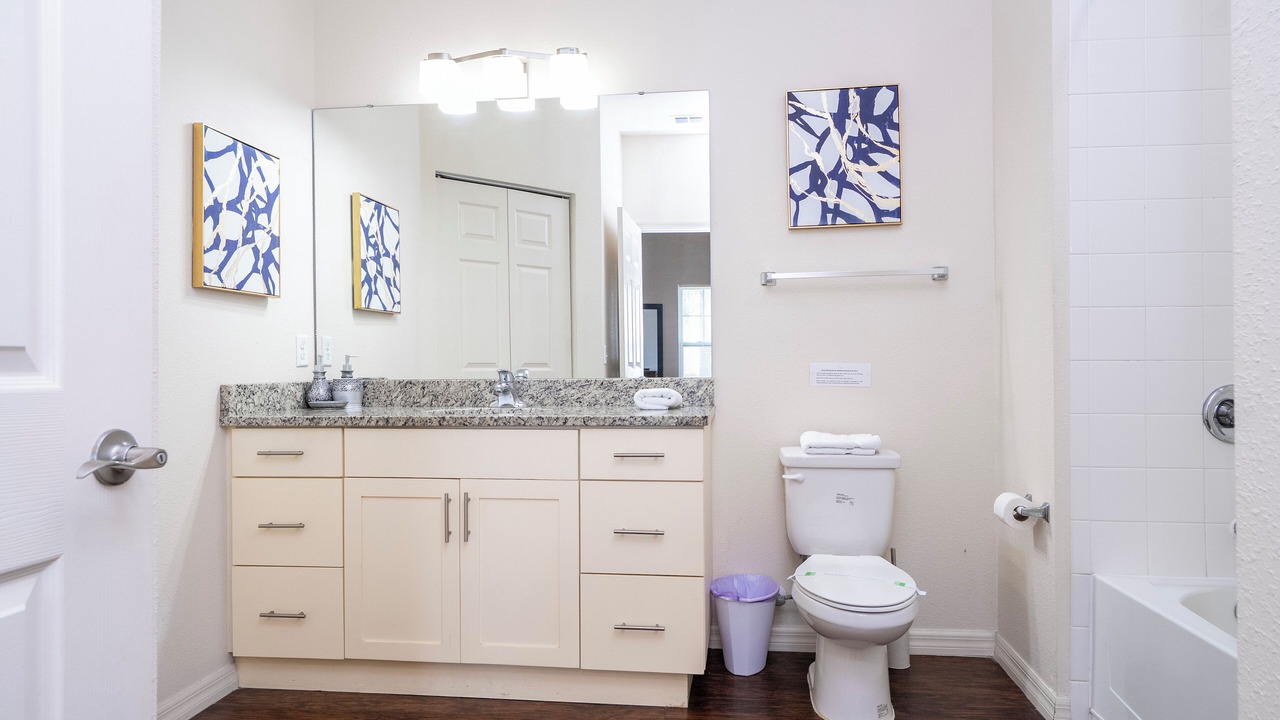 Photo of Bathroom in Bay Lake