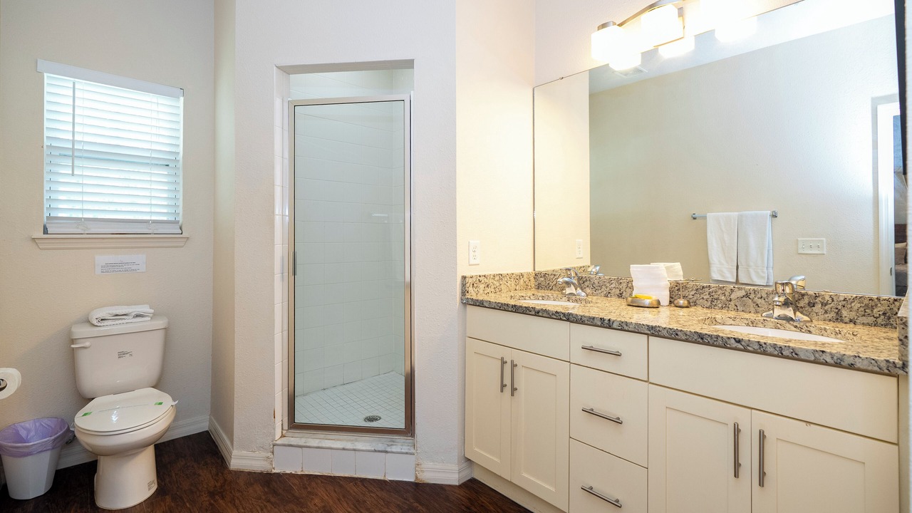 Photo of Bathroom in Bay Lake