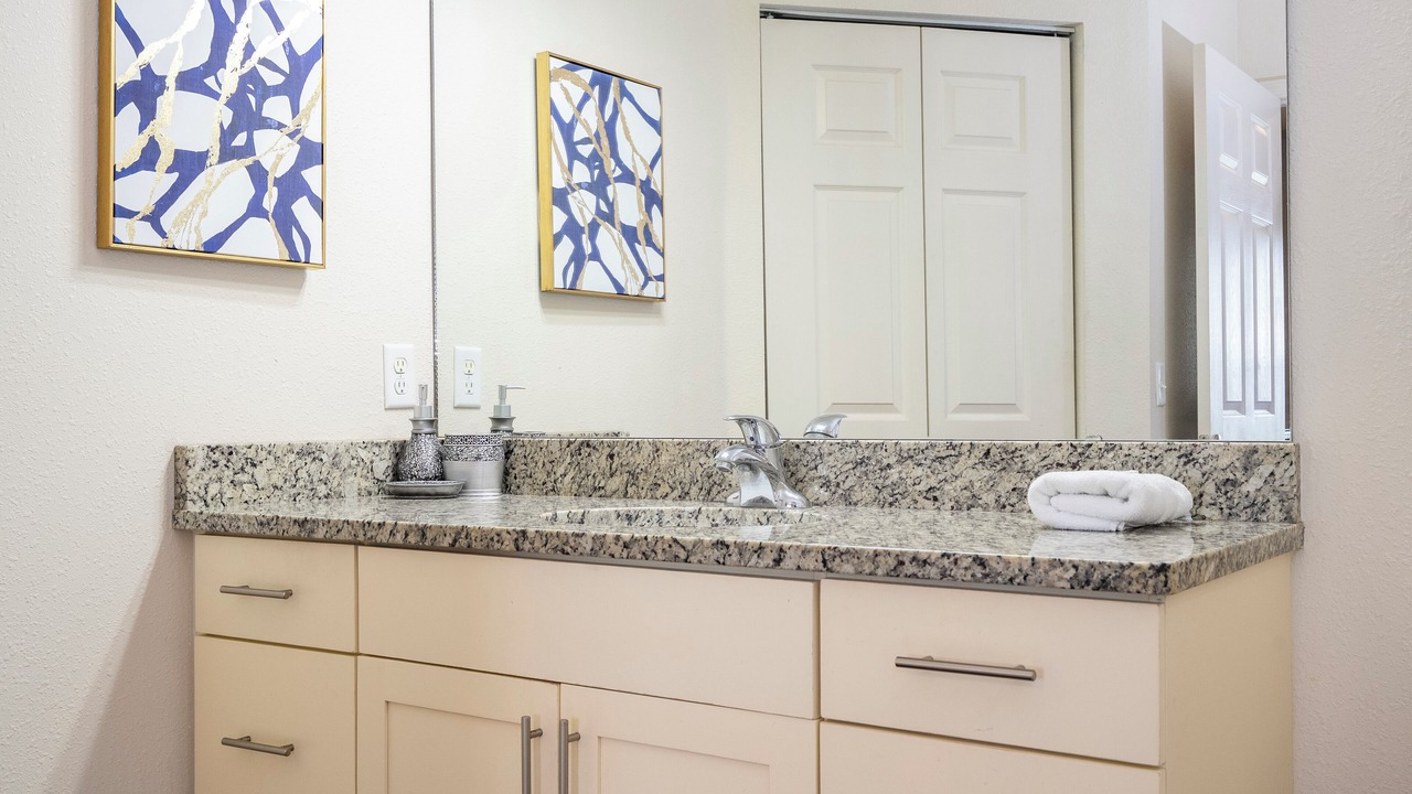 Photo of Bathroom in Bay Lake
