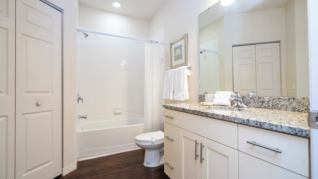 Photo of Bathroom in Bay Lake