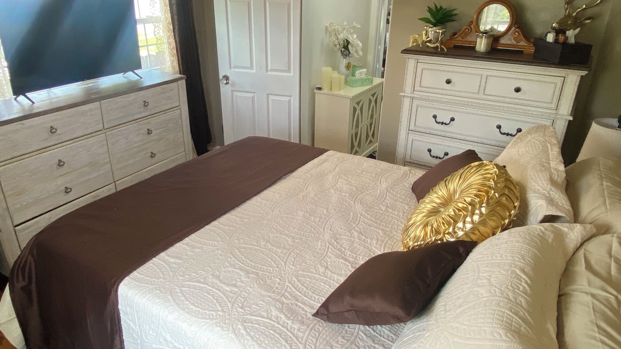 Photo of Bedroom in Ellwood City