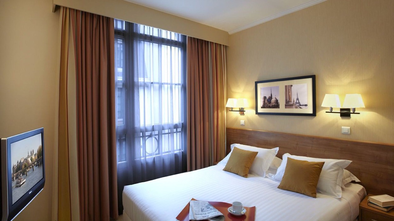 Photo of Bedroom in Paris City Center