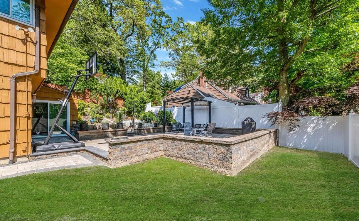 Photo of Patio Balcony in West Hills