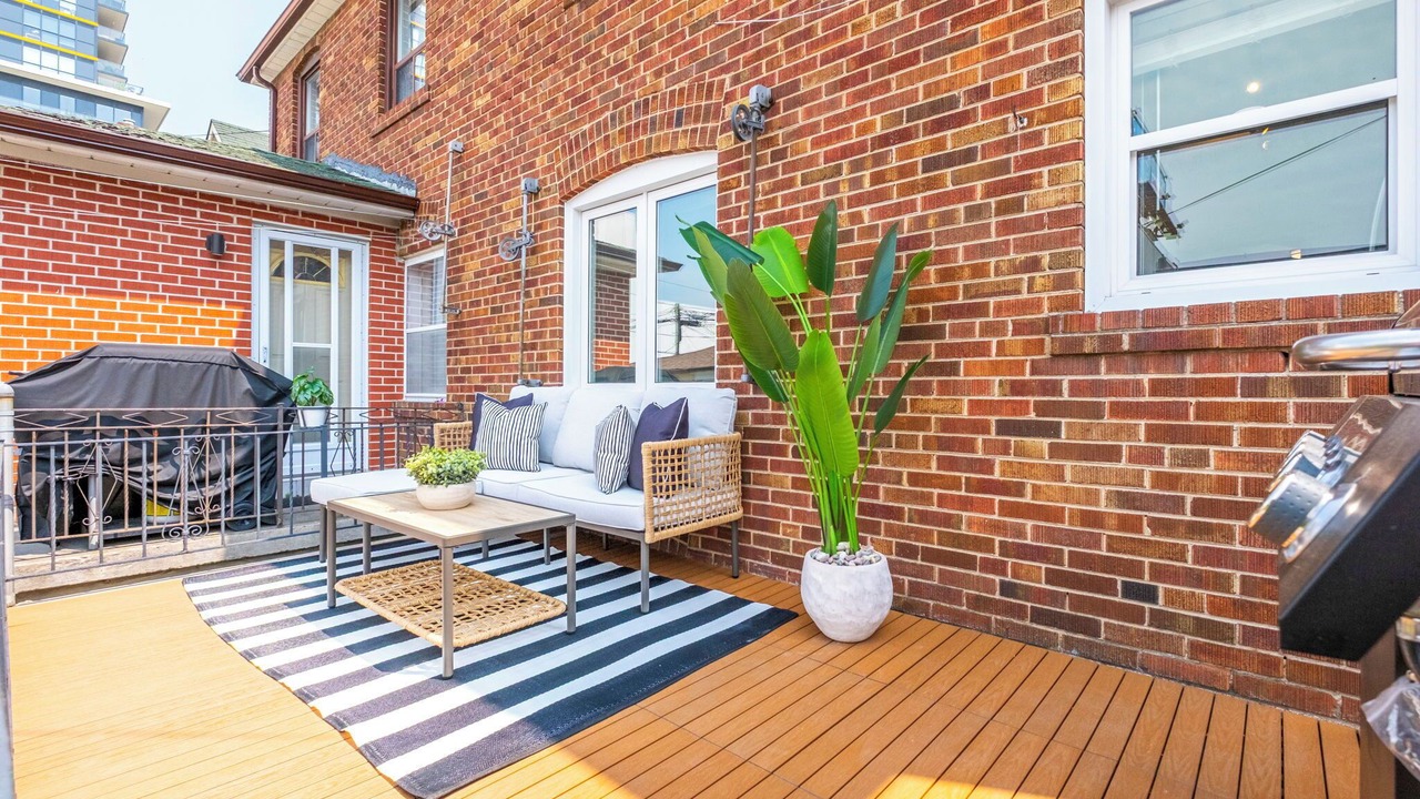 Photo of Patio Balcony in Oakwood Village