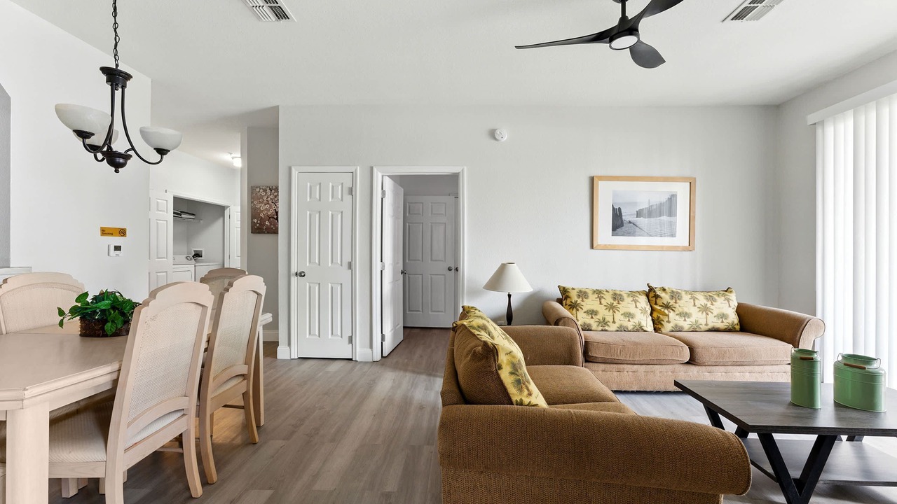Photo of Livingroom in Windsor Palms