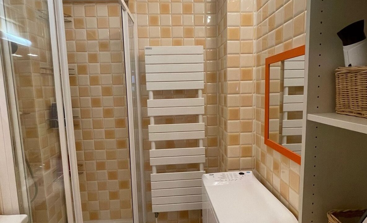 Photo of Bathroom in Parc-de-Montsouris