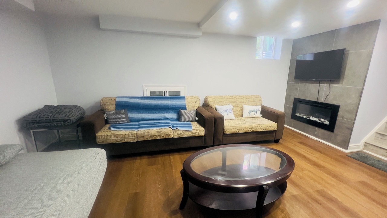 Photo of Livingroom in Brampton West