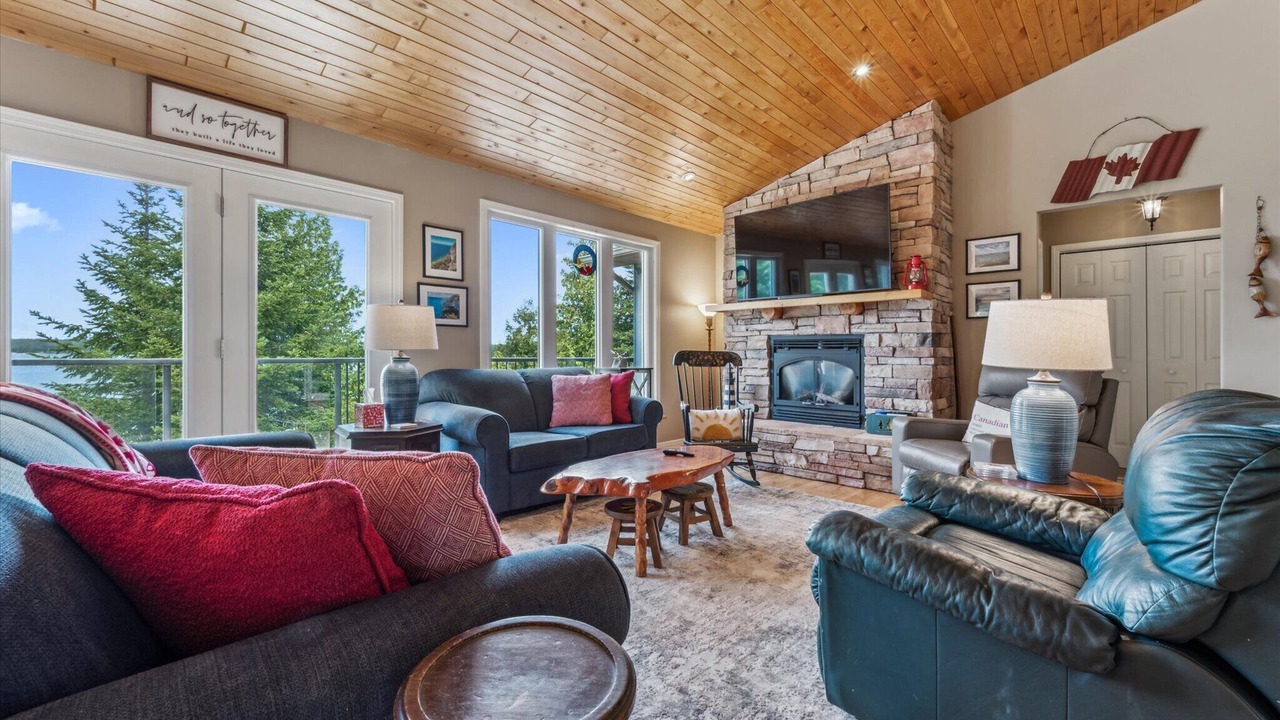 Photo of Livingroom in Lion's Head