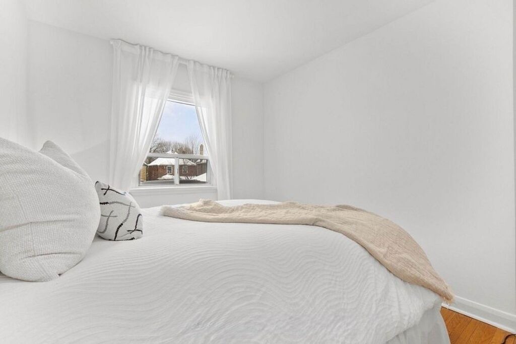 Photo of Bedroom in Briar Hill - Belgravia