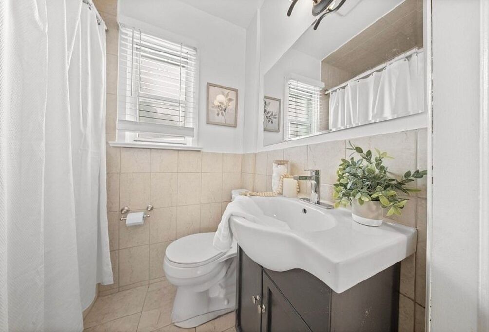 Photo of Bathroom in Briar Hill - Belgravia