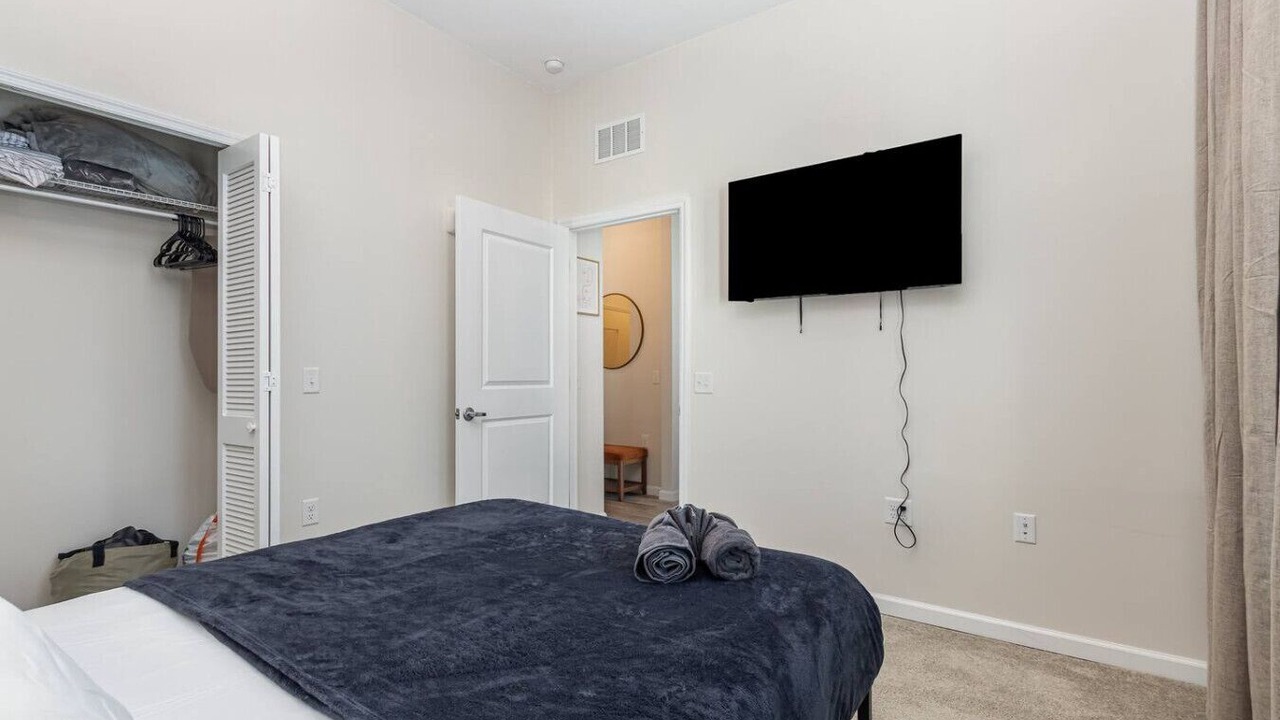 Photo of Bedroom in Florida Center