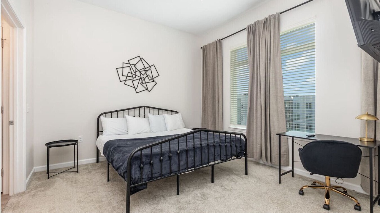 Photo of Bedroom in Florida Center