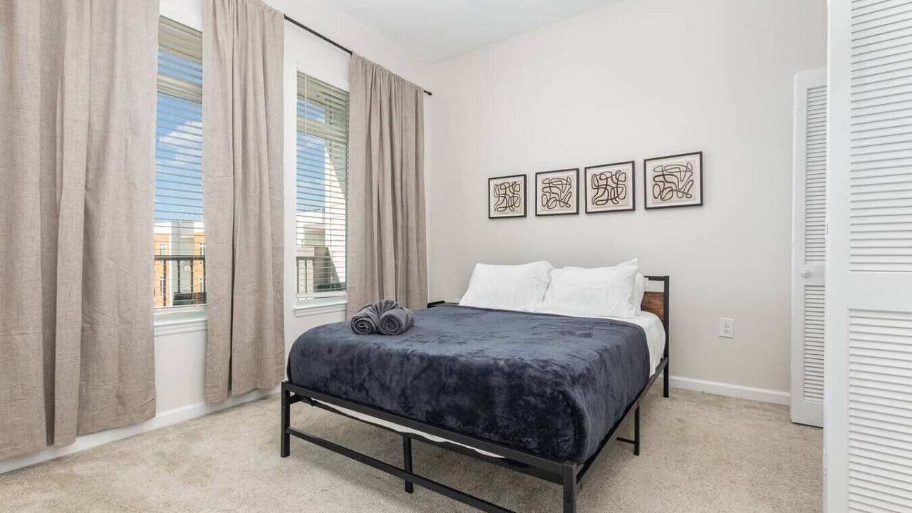 Photo of Bedroom in Florida Center