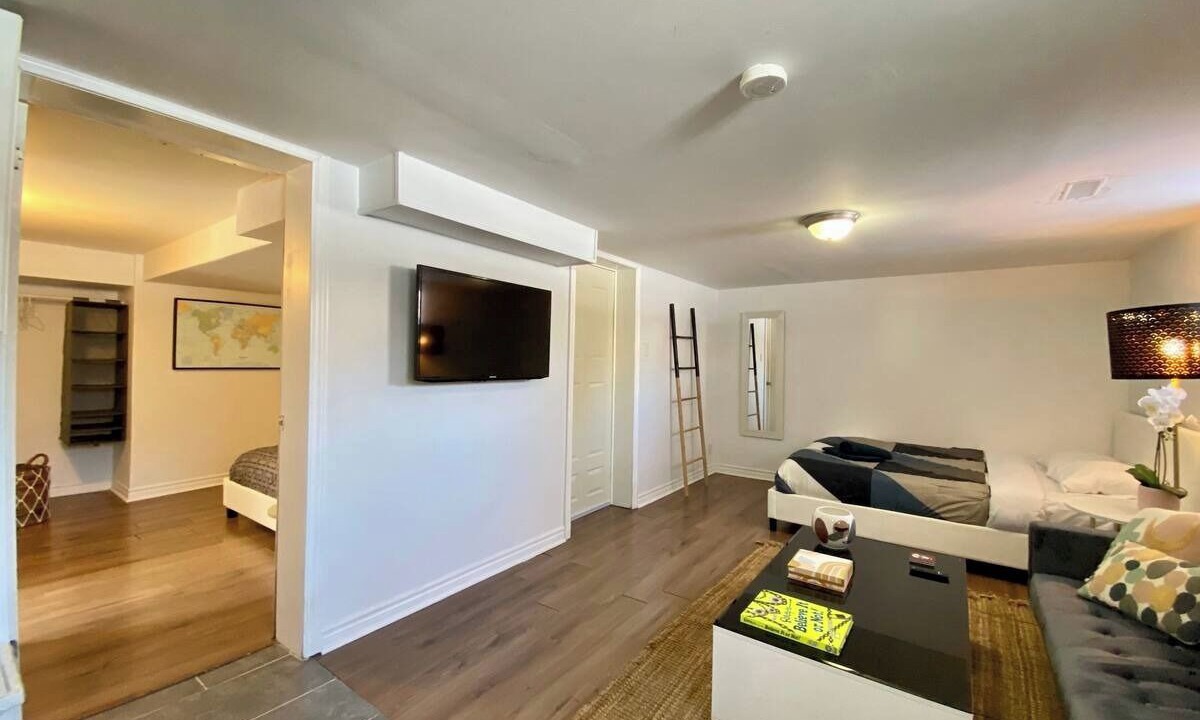 Photo of Livingroom in Clairlea