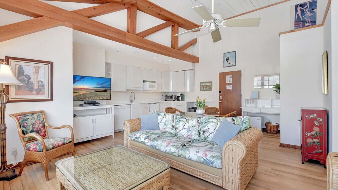 Photo of Livingroom in Palm Beach - West Palm Beach