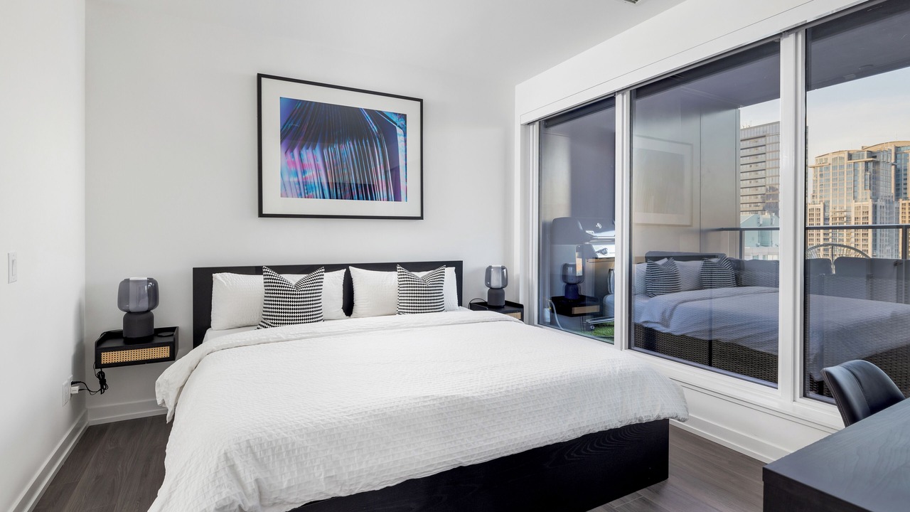 Photo of Bedroom in Bay Street Corridor