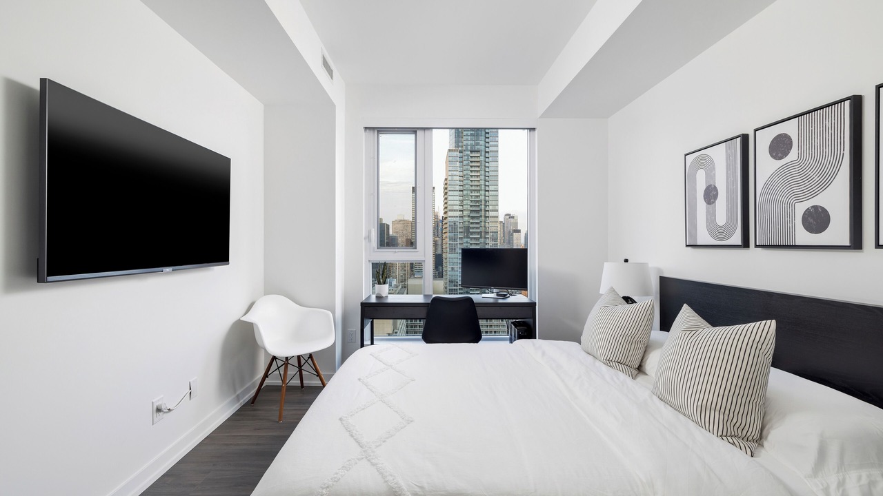Photo of Bedroom in Bay Street Corridor