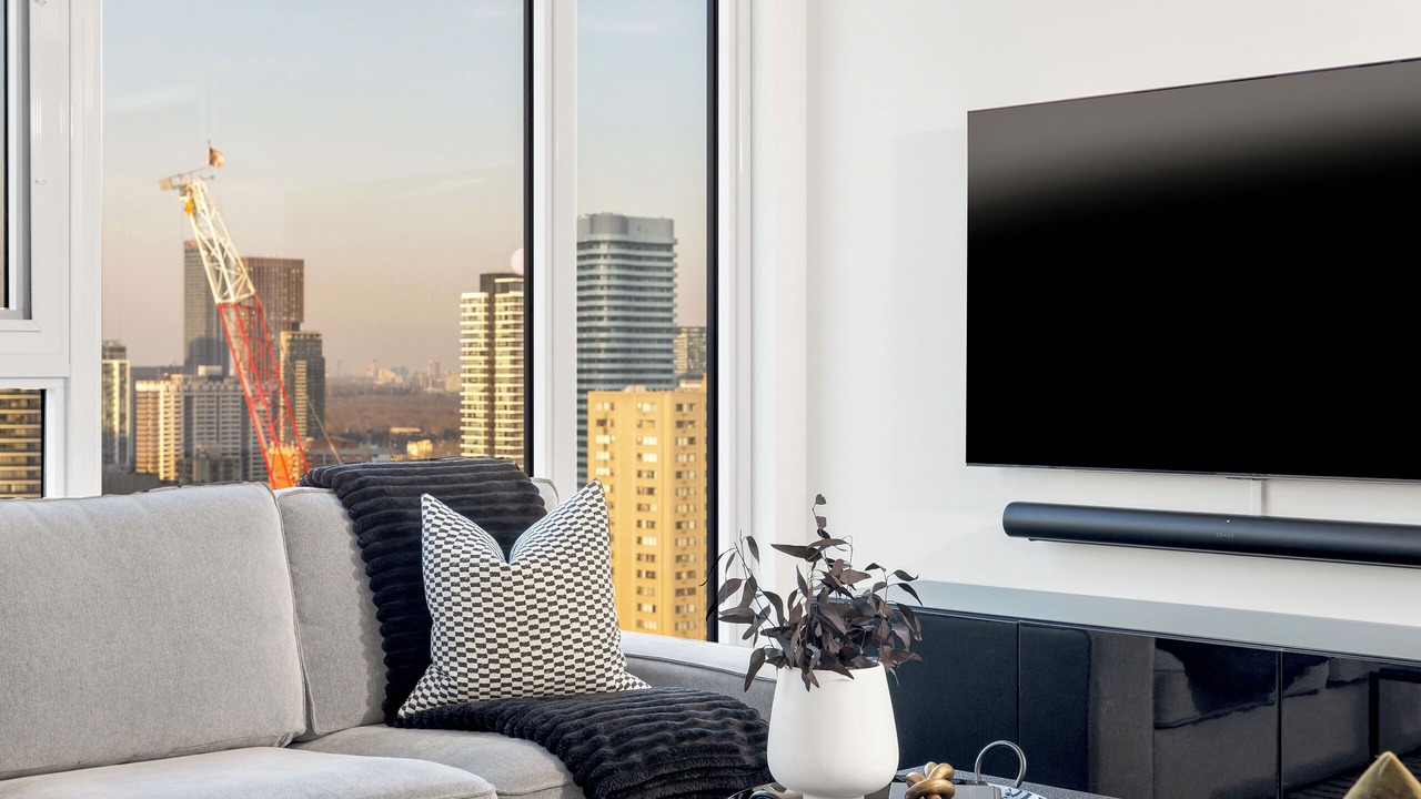Photo of Livingroom in Bay Street Corridor